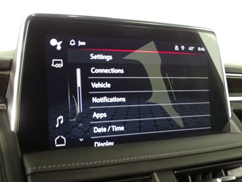 Used 2023 GMC Yukon SLE image 38