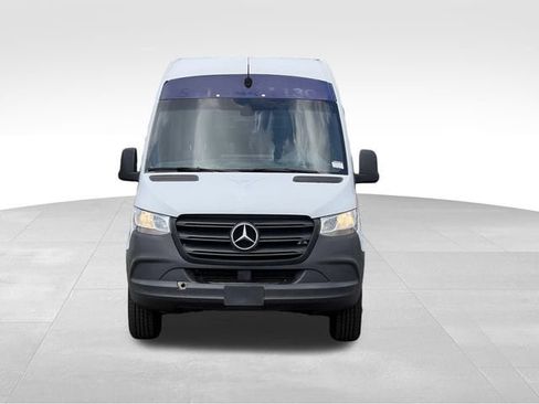 Used 2021 Mercedes-Benz Sprinter 2500 image 8