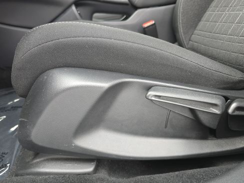 Certified 2025 Honda HR-V LX image 28