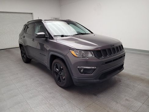 Used 2019 Jeep Compass Latitude FWD image 13