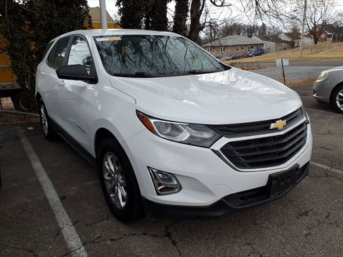 Used 2021 Chevrolet Equinox LS image 1