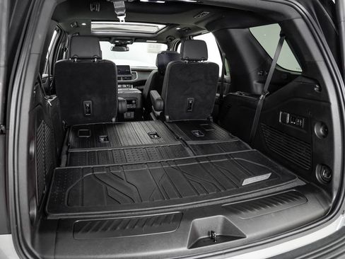 Used 2023 Chevrolet Tahoe LT w/ Luxury Package AWD/4WD image 30