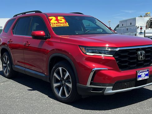 Used 2025 Honda Pilot Elite image 3
