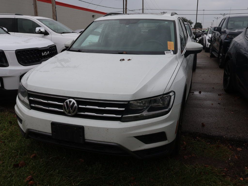 Used 2021 Volkswagen Tiguan SE w/ Panoramic Sunroof Package AWD/4WD image 10