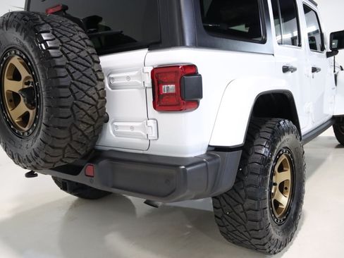 Used 2021 Jeep Wrangler Unlimited Sahara w/ Dual Top Group AWD/4WD image 11