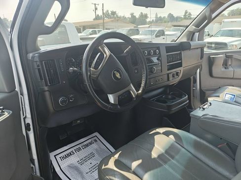 Used 2018 Chevrolet Express 3500 Extended w/ Driver Convenience Package RWD image 6