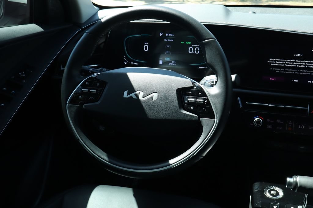 Used 2023 Kia Niro EX FWD image 23