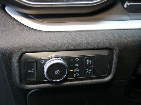 Used 2022 Ford Explorer XLT w/ Equipment Group 202A AWD/4WD image 16