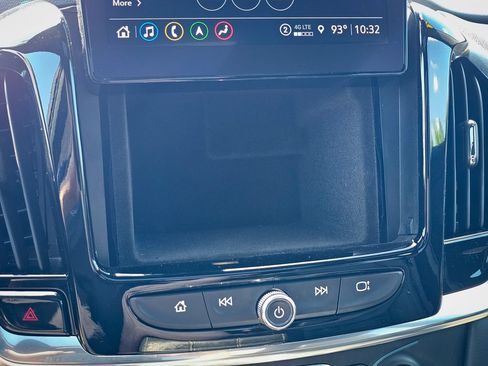 Used 2023 Chevrolet Traverse LT w/ LT Premium Package AWD/4WD image 25