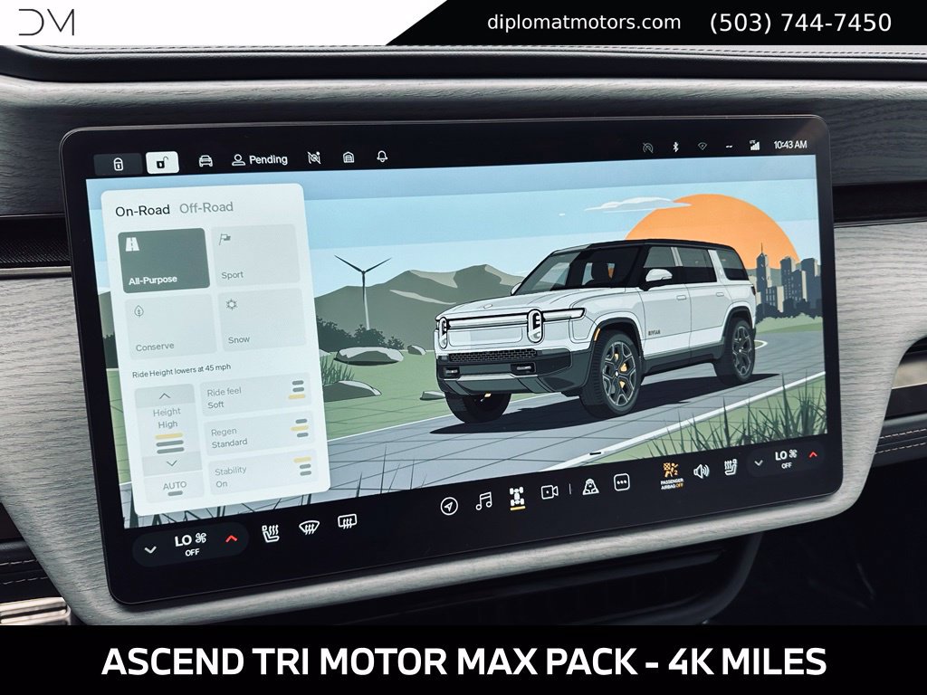 Used 2025 Rivian R1S Premium Dual AWD/4WD image 34