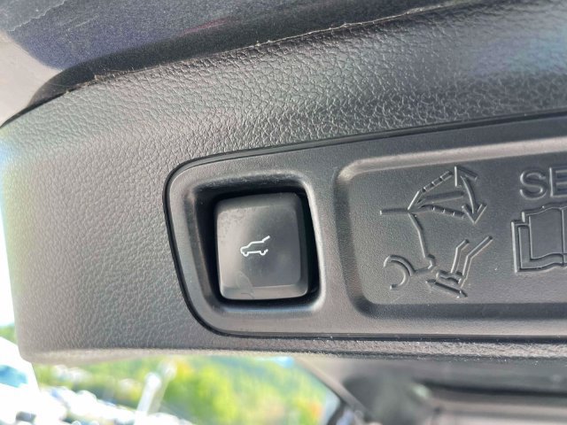 Used 2018 Ford Expedition Limited w/ Equipment Group 301A AWD/4WD image 21