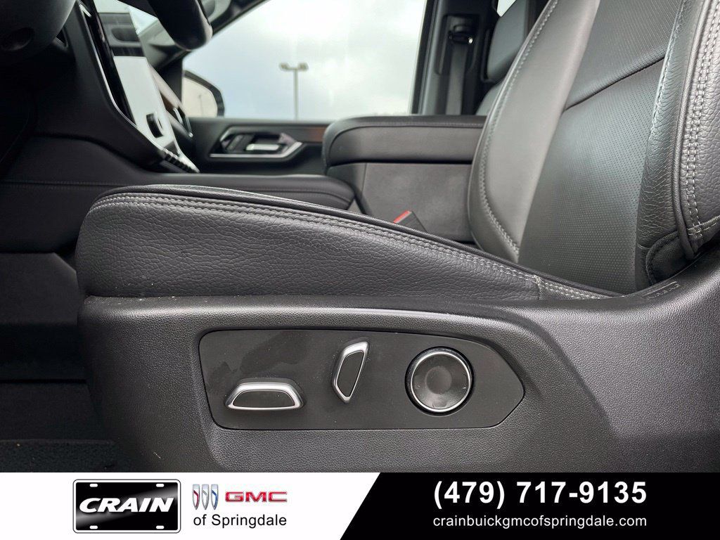 Used 2025 GMC Yukon Denali w/ Advanced Technology Package AWD/4WD image 11