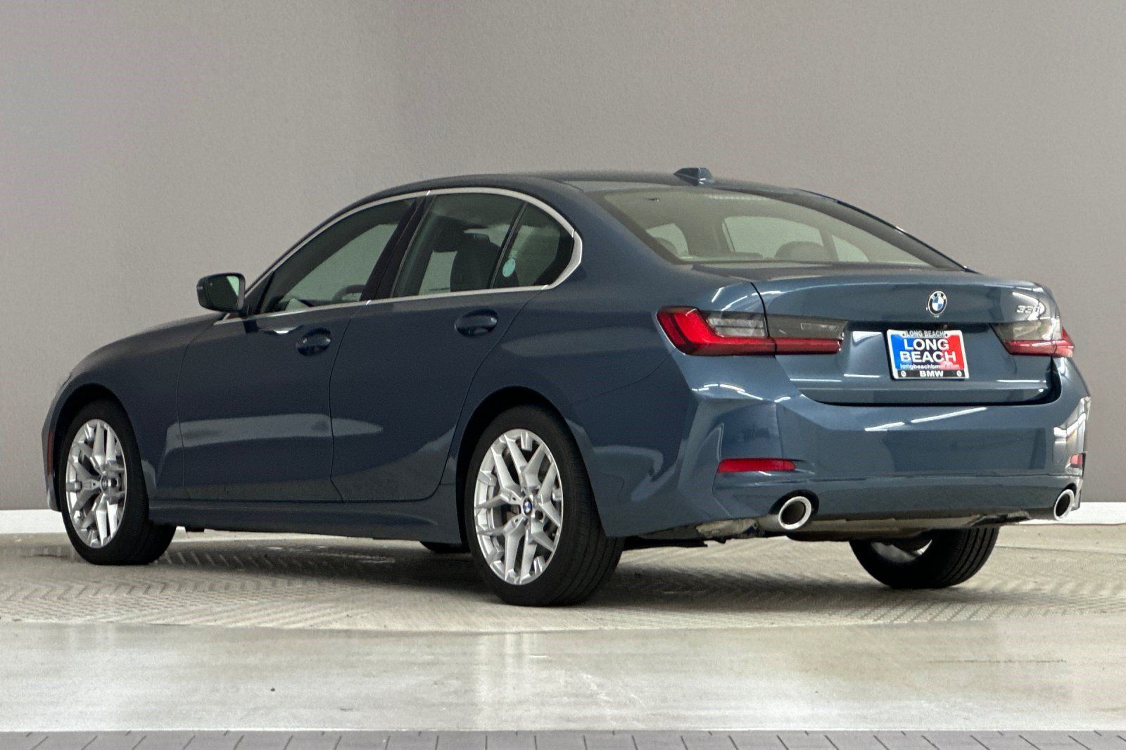 Certified 2025 BMW 330i Sedan w/ Premium Package RWD image 3