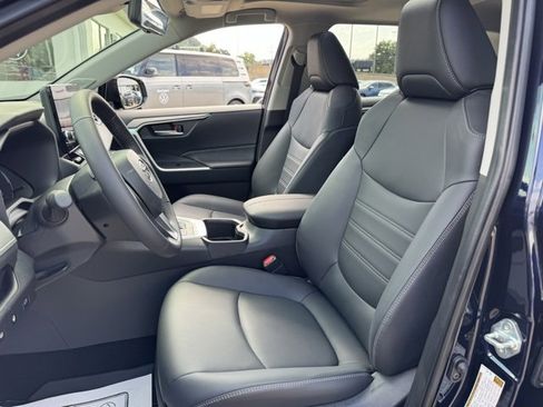 Used 2025 Toyota RAV4 XLE Premium image 10