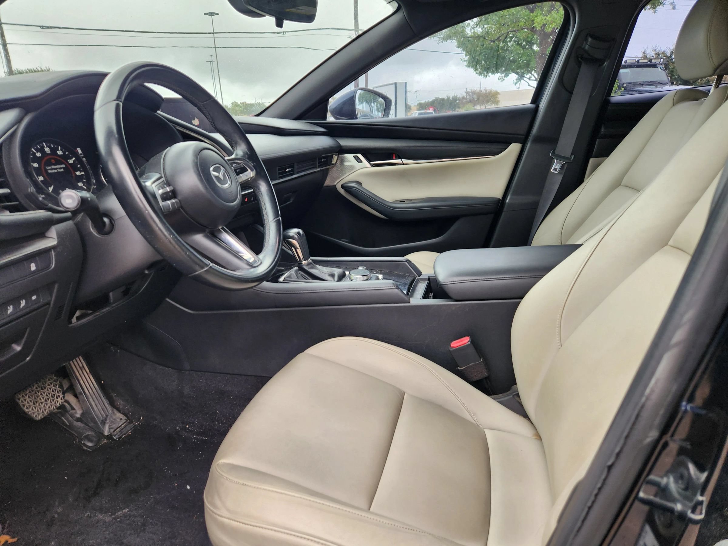 Used 2020 MAZDA MAZDA3 Hatchback w/ Preferred Package FWD image 10