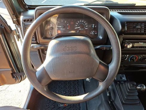 Used 1999 Jeep Wrangler SE image 17