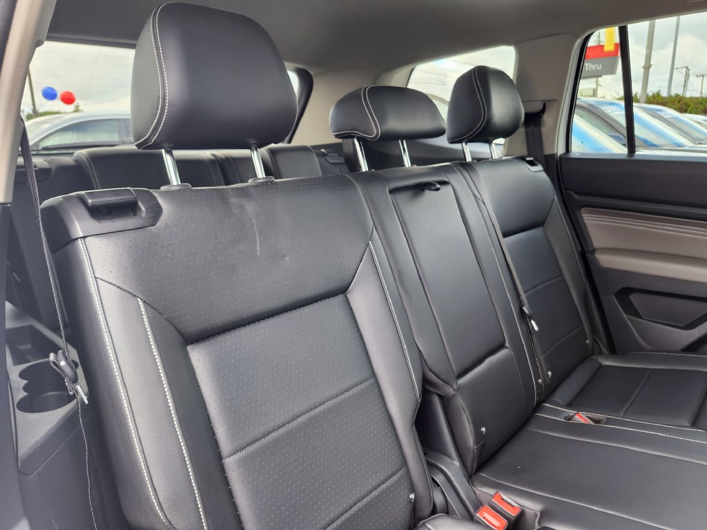Used 2023 Volkswagen Atlas SEL R-Line AWD/4WD image 10