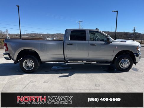 Used 2024 RAM 3500 Tradesman w/ Chrome Appearance Group image 21