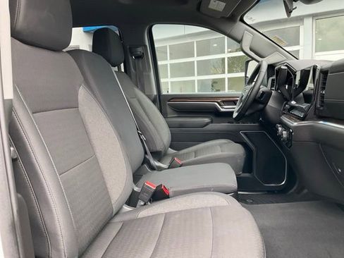 Used 2025 Chevrolet Silverado 2500 LT w/ Convenience Package AWD/4WD image 9