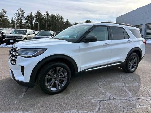 Used 2025 Ford Explorer Active w/ Active Comfort Package image 7