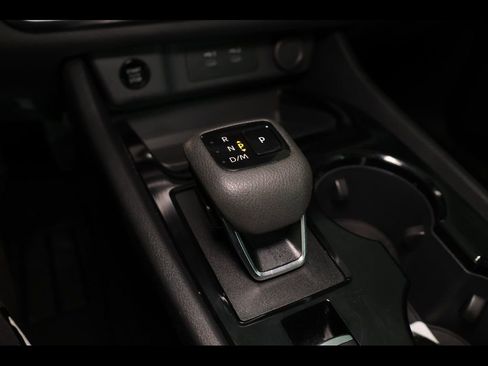 Used 2025 Nissan Rogue SV AWD/4WD image 26