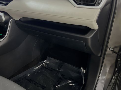 Used 2025 Toyota RAV4 XLE w/ Convenience Package FWD image 35