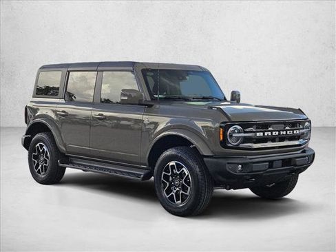 New 2025 Ford Bronco Outer Banks image 5