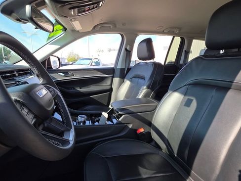 Used 2023 Jeep Grand Cherokee Limited AWD/4WD image 22