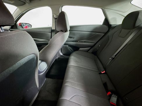 Used 2023 Hyundai Elantra SE FWD image 23
