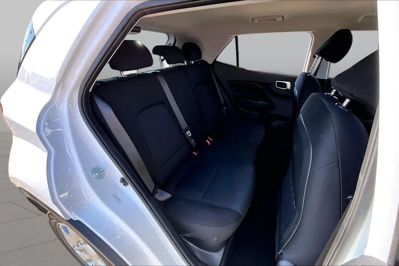 Used 2026 Hyundai Venue SE FWD image 19