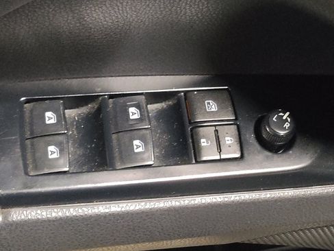 Used 2020 Toyota Camry SE FWD image 27