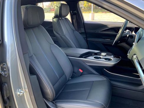 Used 2025 Cadillac Lyriq Luxury image 9