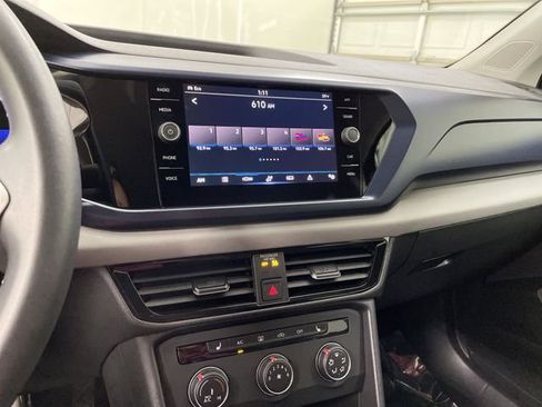 Used 2022 Volkswagen Taos SE image 23