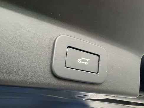 Certified 2024 Jaguar F-PACE SVR image 41