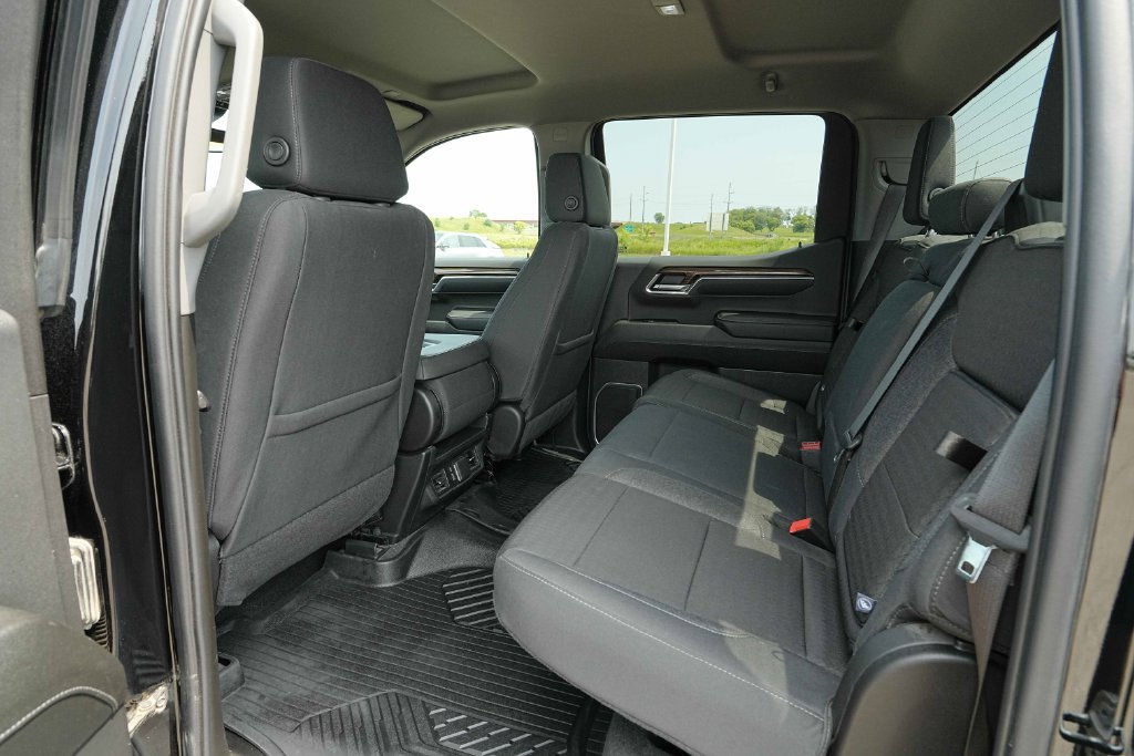 Used 2024 Chevrolet Silverado 1500 RST AWD/4WD image 19