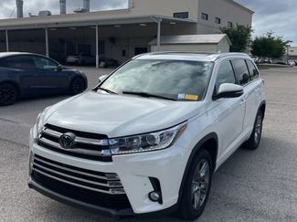 Used 2018 Toyota Highlander Limited Platinum video 1