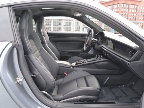 Certified 2025 Porsche 911 Carrera GTS image 21