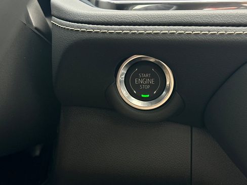 New 2025 Chevrolet Suburban Premier image 25