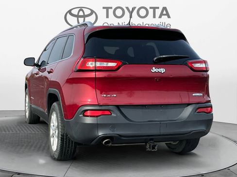 Used 2017 Jeep Cherokee Latitude image 4