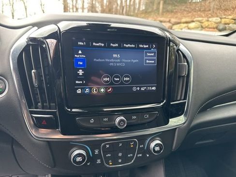 Used 2023 Chevrolet Traverse LT image 21