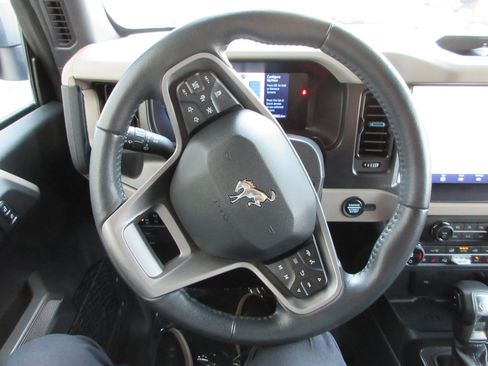 Used 2023 Ford Bronco Wildtrak AWD/4WD image 35