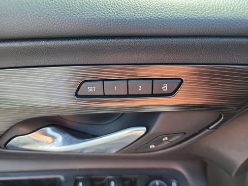 Certified 2023 GMC Terrain SLT w/ Infotainment Package II AWD/4WD image 13