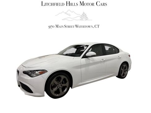 Used 2018 Alfa Romeo Giulia AWD image 1