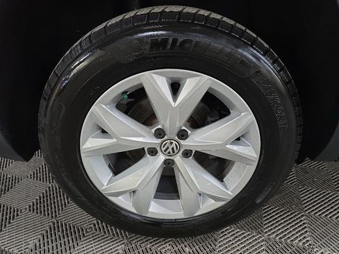 Used 2018 Volkswagen Atlas SEL AWD/4WD image 14