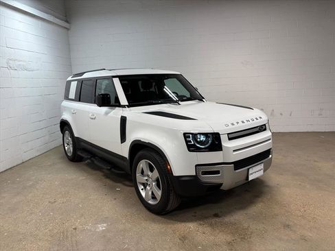 Used 2025 Land Rover Defender 110 S image 4