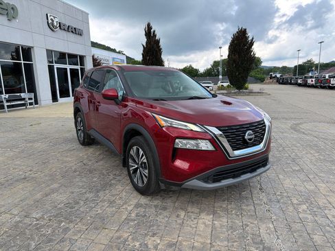 Used 2023 Nissan Rogue SV AWD/4WD image 2