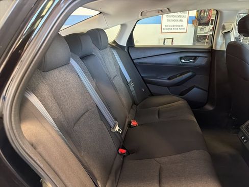Certified 2025 Honda Accord SE image 29