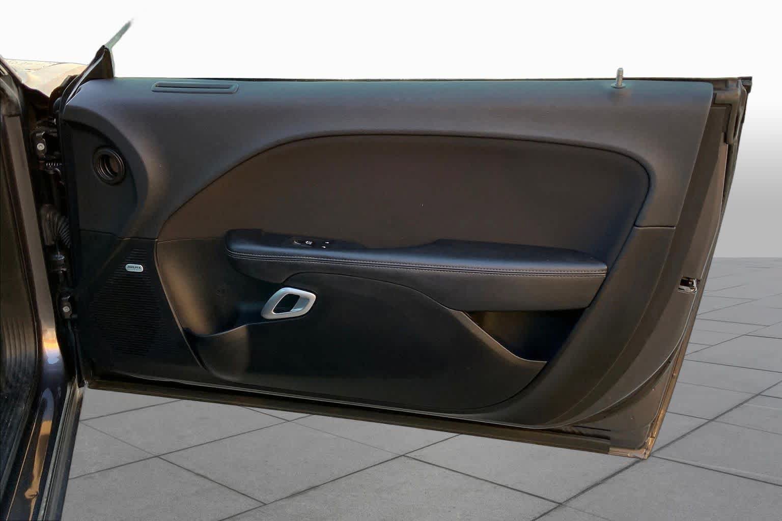Used 2023 Dodge Challenger SXT RWD image 19