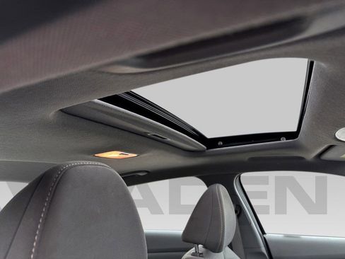Used 2025 Hyundai Elantra SEL FWD image 10