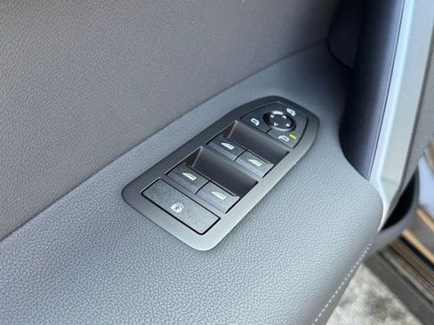 New 2026 BMW iX xDrive45 w/ M Sport Package image 16